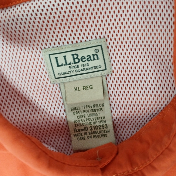 LLBean Men's Tropicwear Shortsleeve Button Down. XL - Picture 4 of 7